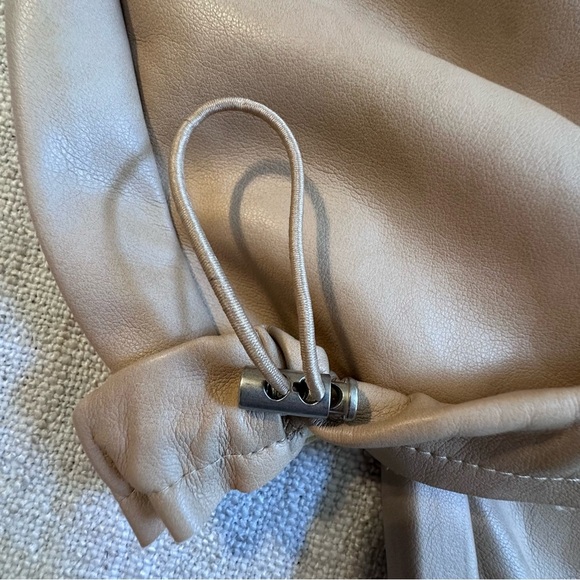 New 7 FOR ALL MANKIND Faux Leather Cargo Pants Vegan Tan Drawstring Ankle Wmn S - Picture 8 of 16